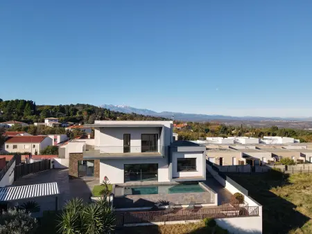 Villa contemporaine avec piscine à débordement privative - Photo 25