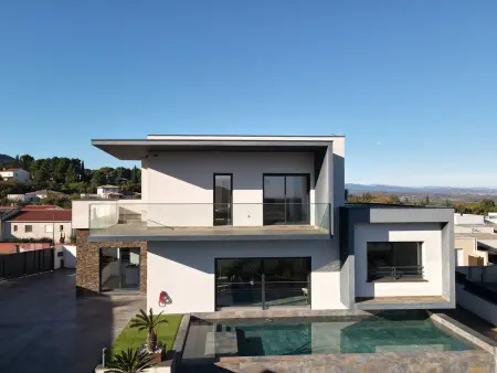 Villa contemporaine avec piscine à débordement privative - Photo 26