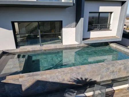 Villa contemporaine avec piscine à débordement privative - Photo 27