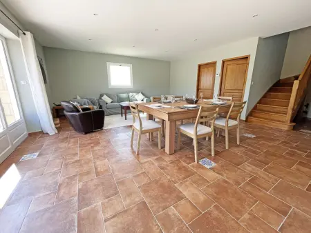 Maison en pierre avec terrasse paisible et piscine chauffée - Photo 9