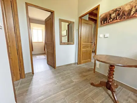 Maison en pierre avec terrasse paisible et piscine chauffée - Photo 12