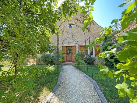 Maison en pierre avec terrasse paisible et piscine chauffée - Photo 20