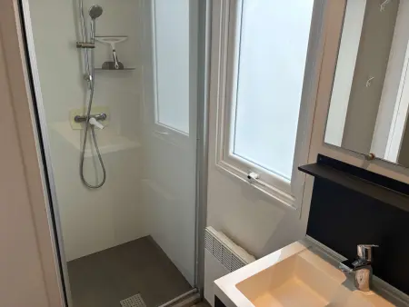 Grand Mobil-Home Calme avec Terrasse et Parking, Maison 8 personnes à Saint Hilaire de Riez - Photo 9