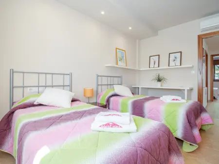 Villa moderne à Empuriabrava avec piscine privée, jardin, barbecue et climatisation, idéale pour familles - Photo 12