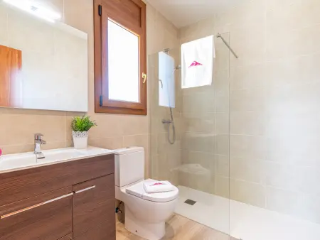 Villa moderne à Empuriabrava avec piscine privée, jardin, barbecue et climatisation, idéale pour familles - Photo 26