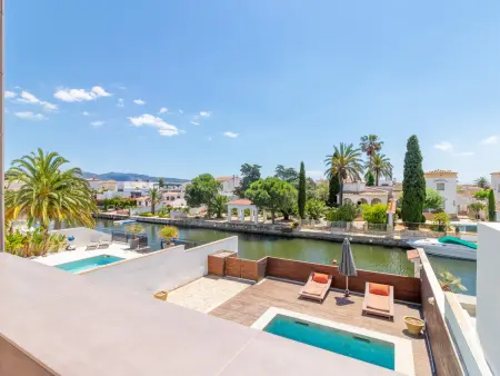 Villa moderne à Empuriabrava avec piscine privée, jardin, barbecue et climatisation, idéale pour familles - Photo 29