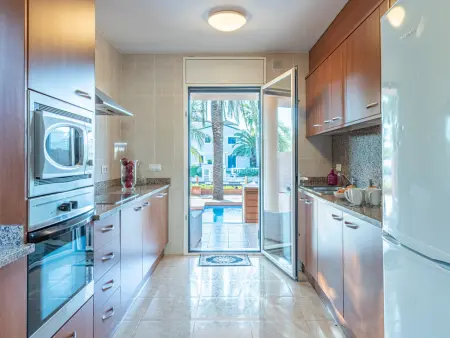 Superbe villa à Empuriabrava, 4 chambres, piscine privée, proche plage, pour 8 pers. - Photo 3