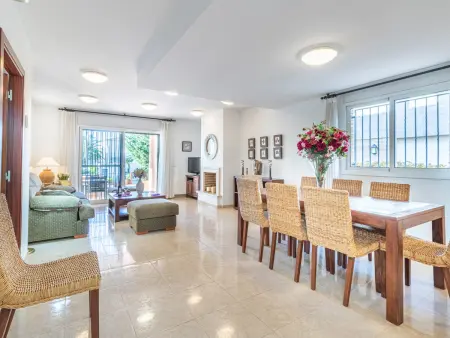 Superbe villa à Empuriabrava, 4 chambres, piscine privée, proche plage, pour 8 pers. - Photo 6