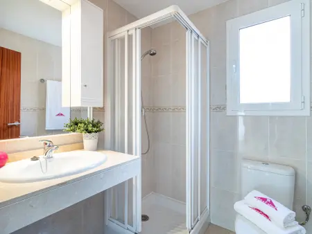 Superbe villa à Empuriabrava, 4 chambres, piscine privée, proche plage, pour 8 pers. - Photo 15