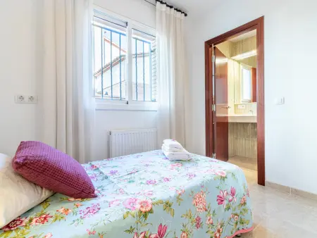 Superbe villa à Empuriabrava, 4 chambres, piscine privée, proche plage, pour 8 pers. - Photo 17