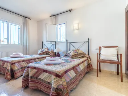 Superbe villa à Empuriabrava, 4 chambres, piscine privée, proche plage, pour 8 pers. - Photo 21