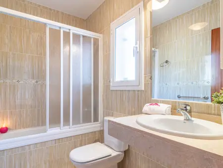 Superbe villa à Empuriabrava, 4 chambres, piscine privée, proche plage, pour 8 pers. - Photo 26