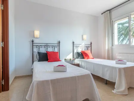 Grande villa à Empuriabrava avec piscine privée, 5 chambres pour 9 - Photo 18