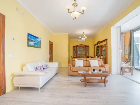 Villa à Empuriabrava pour 8 pers, piscine privée, proche plage et commodités - Photo 3