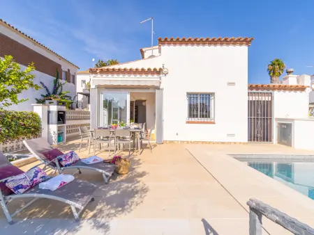Villa lumineuse et confortable avec piscine privée à Empuriabrava - Photo 1
