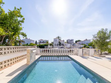 Villa lumineuse et confortable avec piscine privée à Empuriabrava - Photo 5