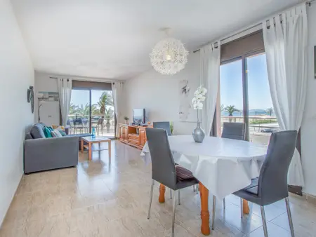 Appartement lumineux en bord de mer à Empuriabrava, idéal pour 6 personnes et famille - Photo 12