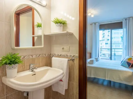 Appartement lumineux en bord de mer à Empuriabrava, idéal pour 6 personnes et famille - Photo 17