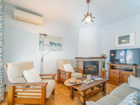 Villa avec Piscine Privée à 1500m de la Plage – 8 Pers., Garage et Amarre 12m - Photo 2