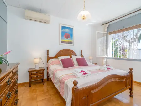 Villa avec Piscine Privée à 1500m de la Plage – 8 Pers., Garage et Amarre 12m - Photo 4