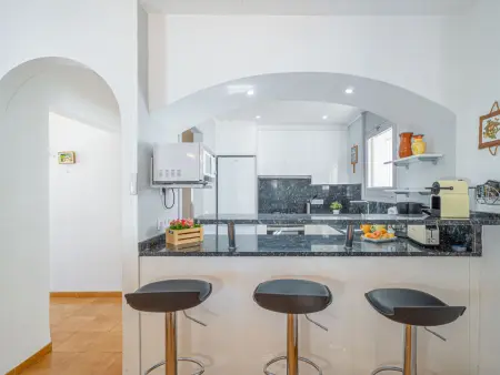 Villa avec Piscine Privée à 1500m de la Plage – 8 Pers., Garage et Amarre 12m - Photo 9