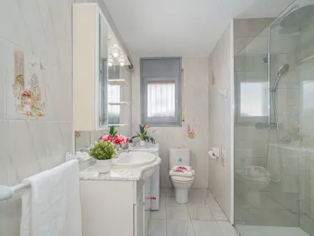 Villa avec Piscine Privée à 1500m de la Plage – 8 Pers., Garage et Amarre 12m - Photo 17