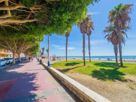 Appartement rénové 6 pers avec terrasse privée à 10m de la plage - Photo 2