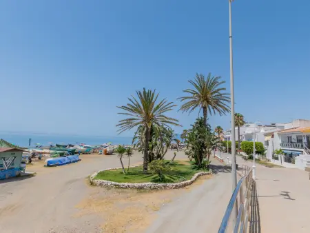 Appartement rénové 6 pers avec terrasse privée à 10m de la plage - Photo 6