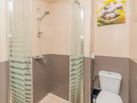 Appartement rénové 6 pers avec terrasse privée à 10m de la plage - Photo 25