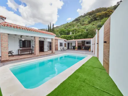 Charmante maison à Malaga avec piscine privée et espace enfants - Photo 1