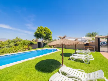 Villa spacieuse Alhaurín de la Torre, calme et proximité urbaine - Photo 3