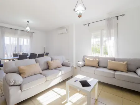 Villa spacieuse Alhaurín de la Torre, calme et proximité urbaine - Photo 15