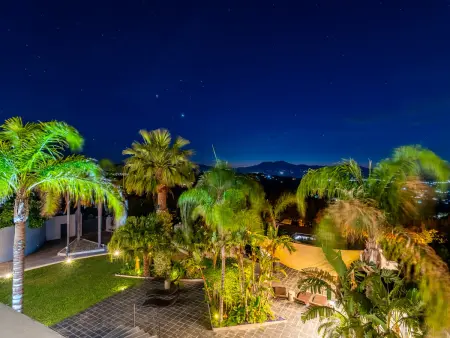 Villa de Luxe 12 Pers avec Piscine Privée et Vue Panoramique - Photo 18