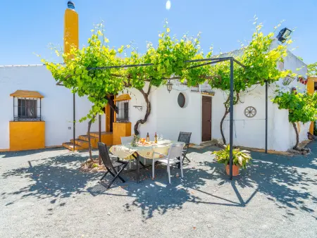 Séjour Nature: Grand Cortijo Andalou avec Piscine Privée au Cœur de la Campagne - Photo 4
