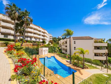 Charmant appartement à Marbella avec terrasse et piscine - Photo 1