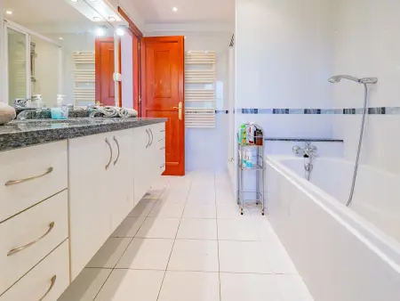 Spacieuse villa à Marbella avec piscine privée, parfait pour 12 personnes - Photo 27
