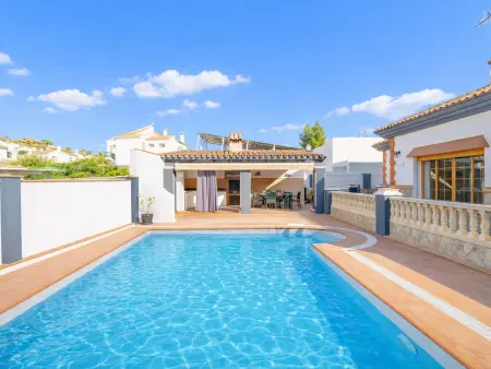Maison mitoyenne à Coín, piscine privée, 4 chambres, 8 pers - Photo 2