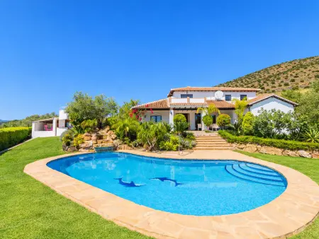 Gîte rural à Alhaurín el Grande avec piscine privée, idéal pour 14 personnes - Photo 2