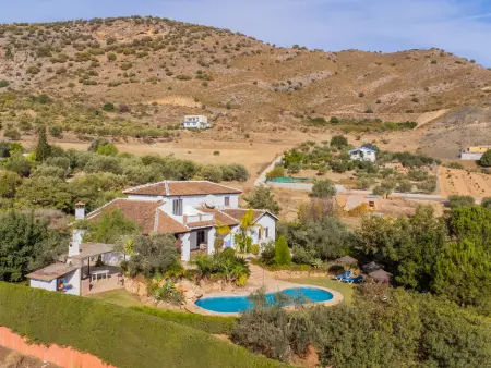 Gîte rural à Alhaurín el Grande avec piscine privée, idéal pour 14 personnes - Photo 3