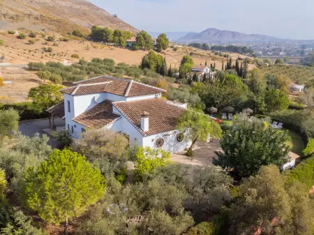 Gîte rural à Alhaurín el Grande avec piscine privée, idéal pour 14 personnes - Photo 5