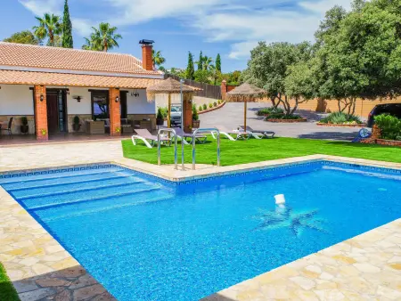 Villa exclusive avec piscine privée et jacuzzi près de la nature - Photo 3
