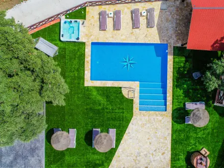 Villa exclusive avec piscine privée et jacuzzi près de la nature - Photo 6
