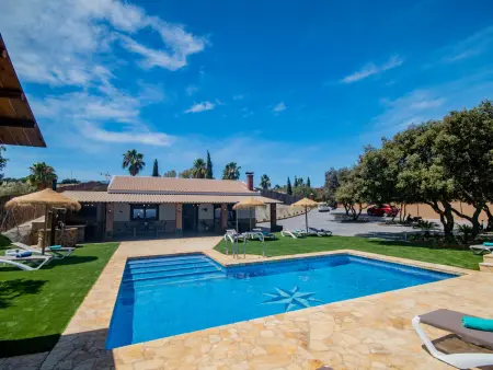 Villa exclusive avec piscine privée et jacuzzi près de la nature - Photo 8