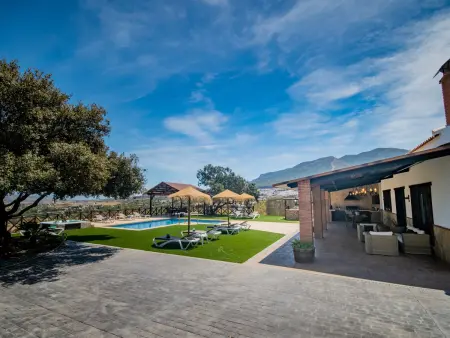 Villa exclusive avec piscine privée et jacuzzi près de la nature - Photo 19