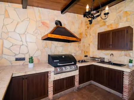 Villa exclusive avec piscine privée et jacuzzi près de la nature - Photo 24