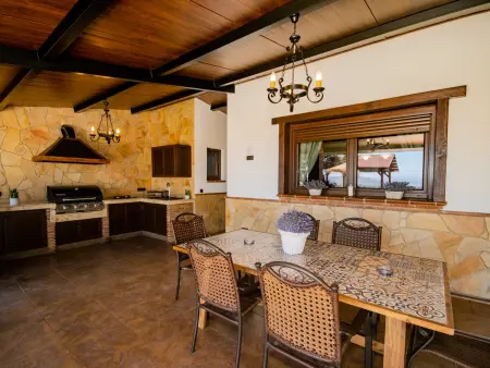 Villa exclusive avec piscine privée et jacuzzi près de la nature - Photo 26