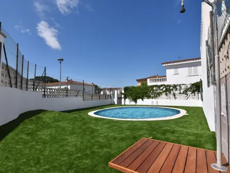 Maison rénovée avec terrasses et piscine à L'Escala - Photo 1