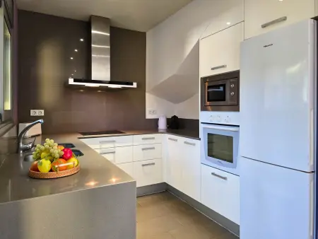 Maison moderne avec piscine privée, proche plage - Photo 9