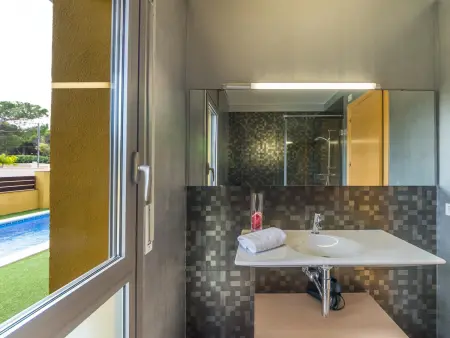 Maison moderne avec piscine privée, proche plage - Photo 12