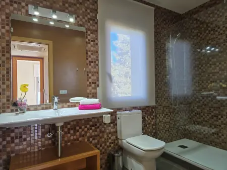 Maison moderne avec piscine privée, proche plage - Photo 19